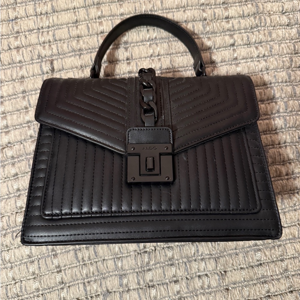 Elegant Black Quilted Handbag